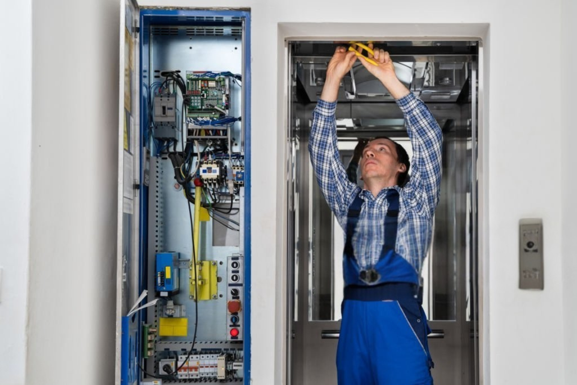 Elevator & Escalator Services in the UAE