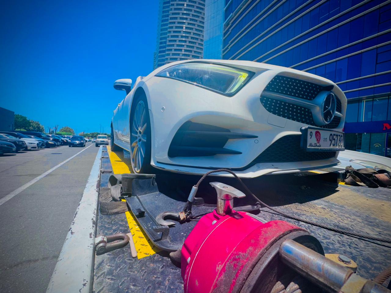 ABU DHABI CAR RECOVERY LLC logo