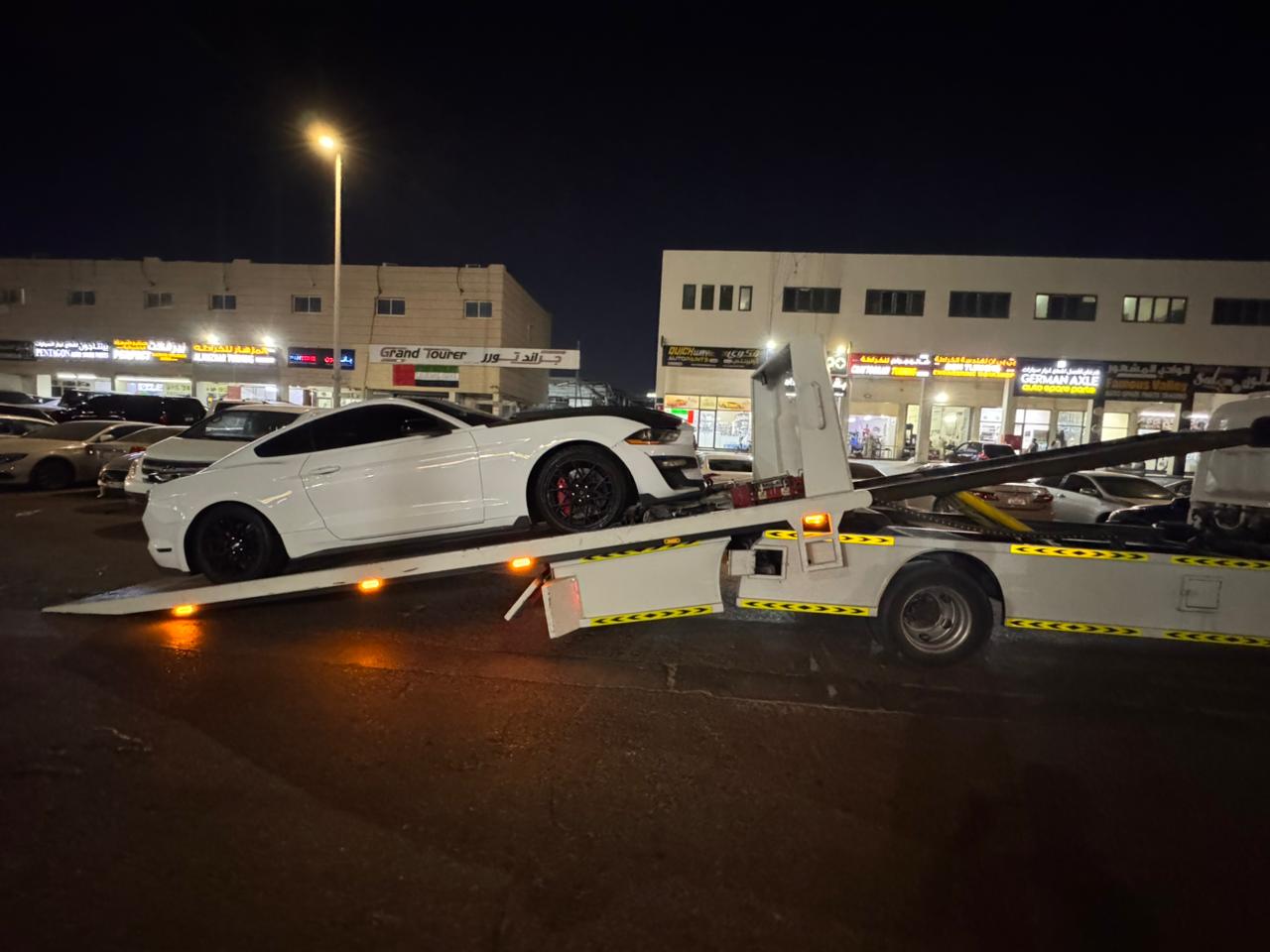 Towing Service - ABU DHABI CAR RECOVERY LLC by ABU DHABI CAR RECOVERY LLC