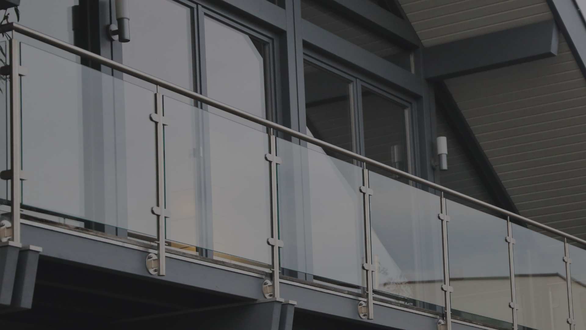 Glass & Aluminium - Burhani Glass by Burhani Glass