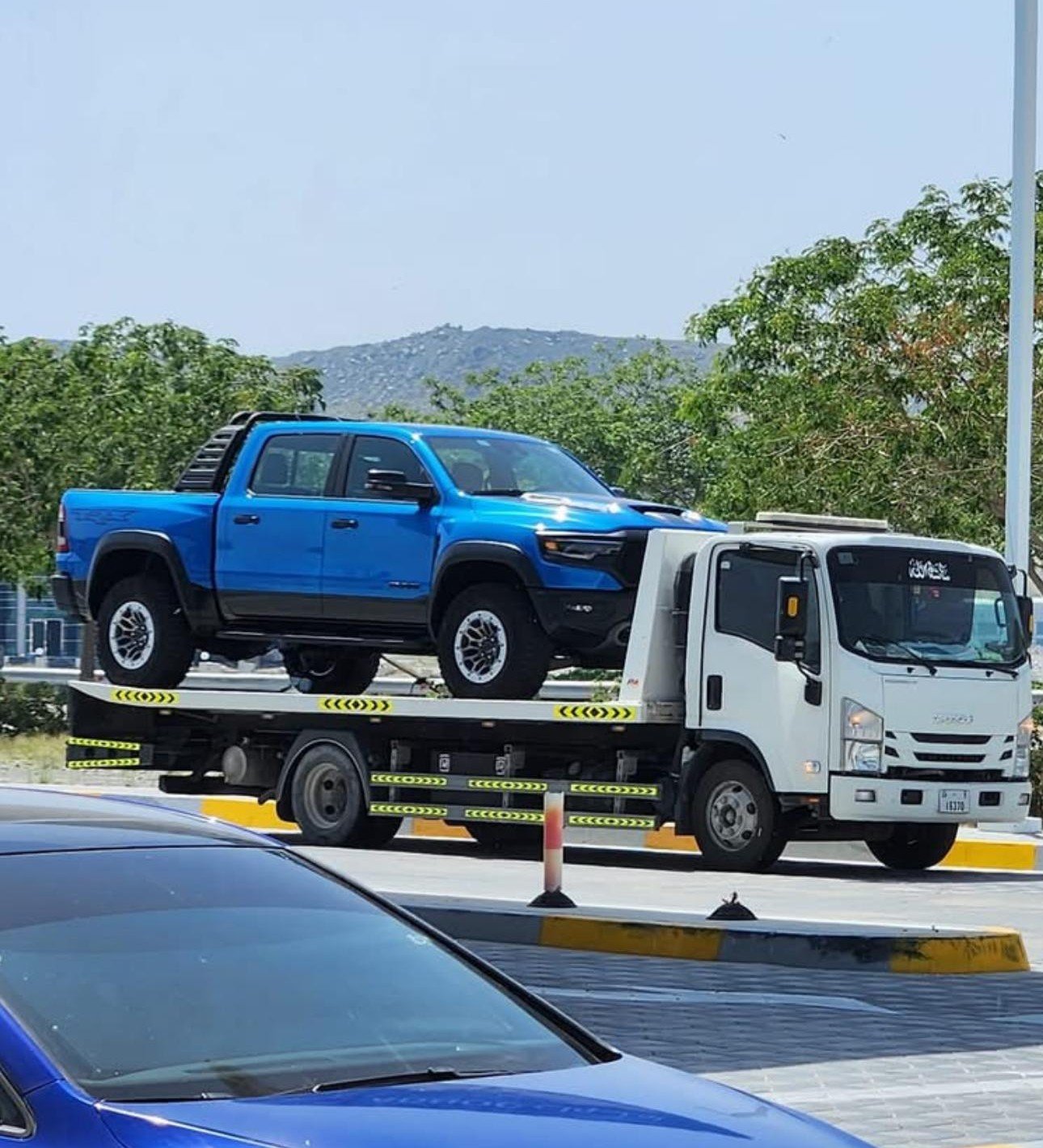 Towing Service - Fujairah recovery sakamkam by Fujairah recovery sakamkam
